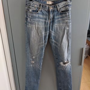 Abercrombie & FitchBoyfriend low-rise ripped jeans